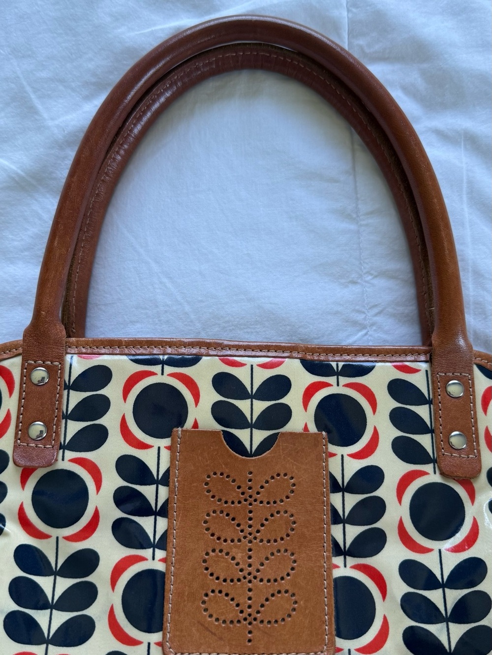 Orla Kiely Classic Flower and Stem Pattern Bag - Picture 9 of 16